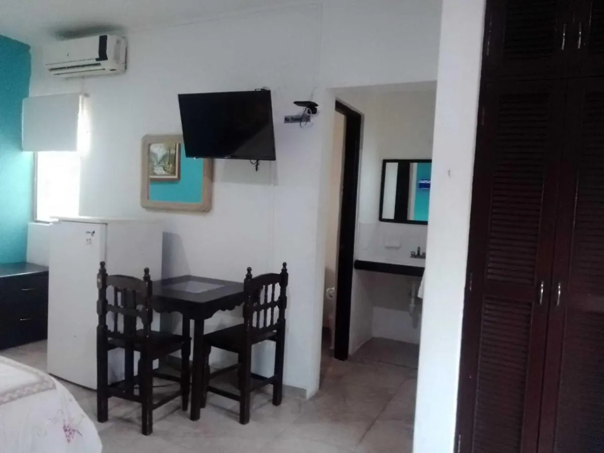 Hotel Acuario Playa Del Carmen 3*,